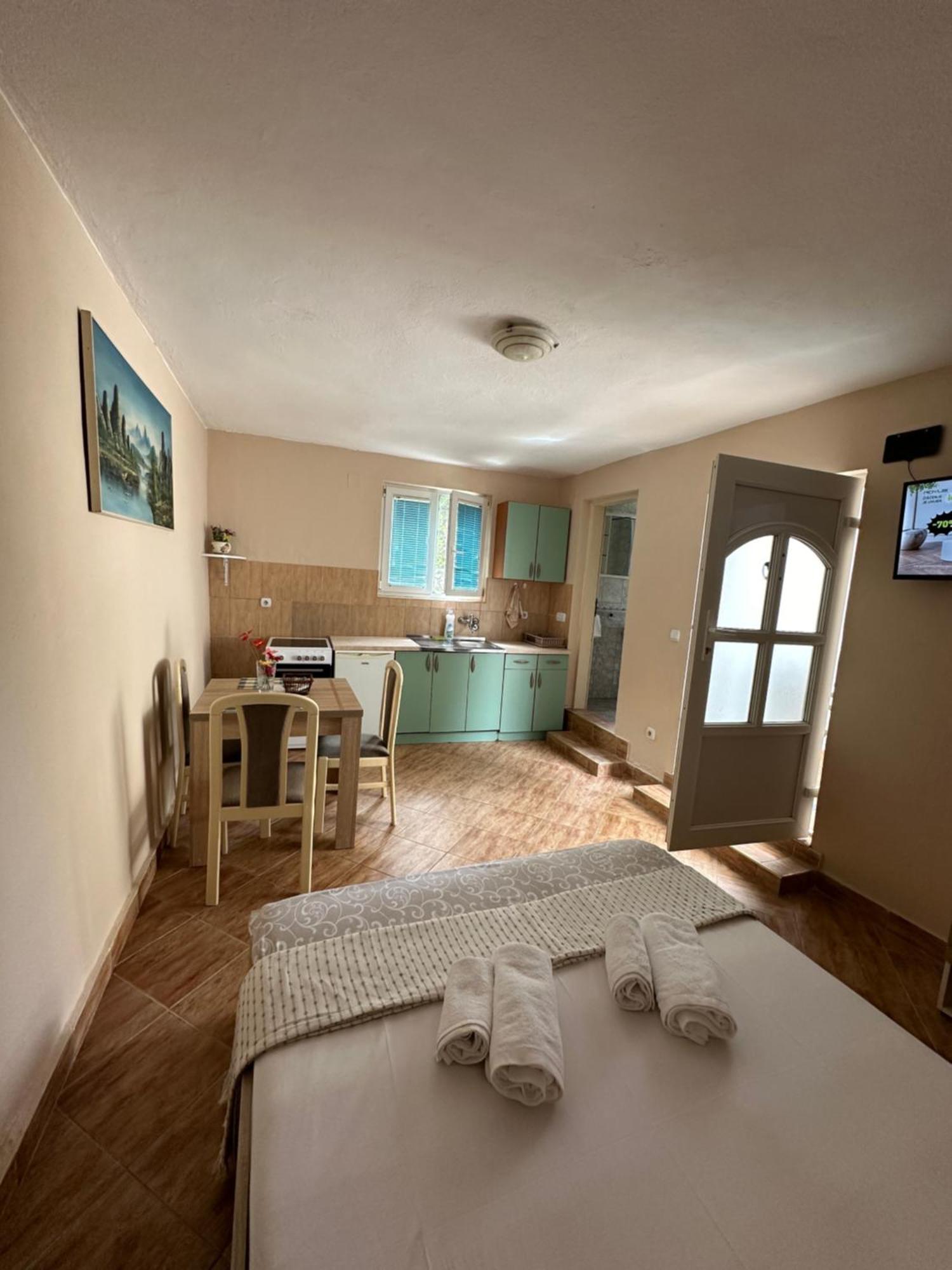 Apartman Nina 리산 외부 사진