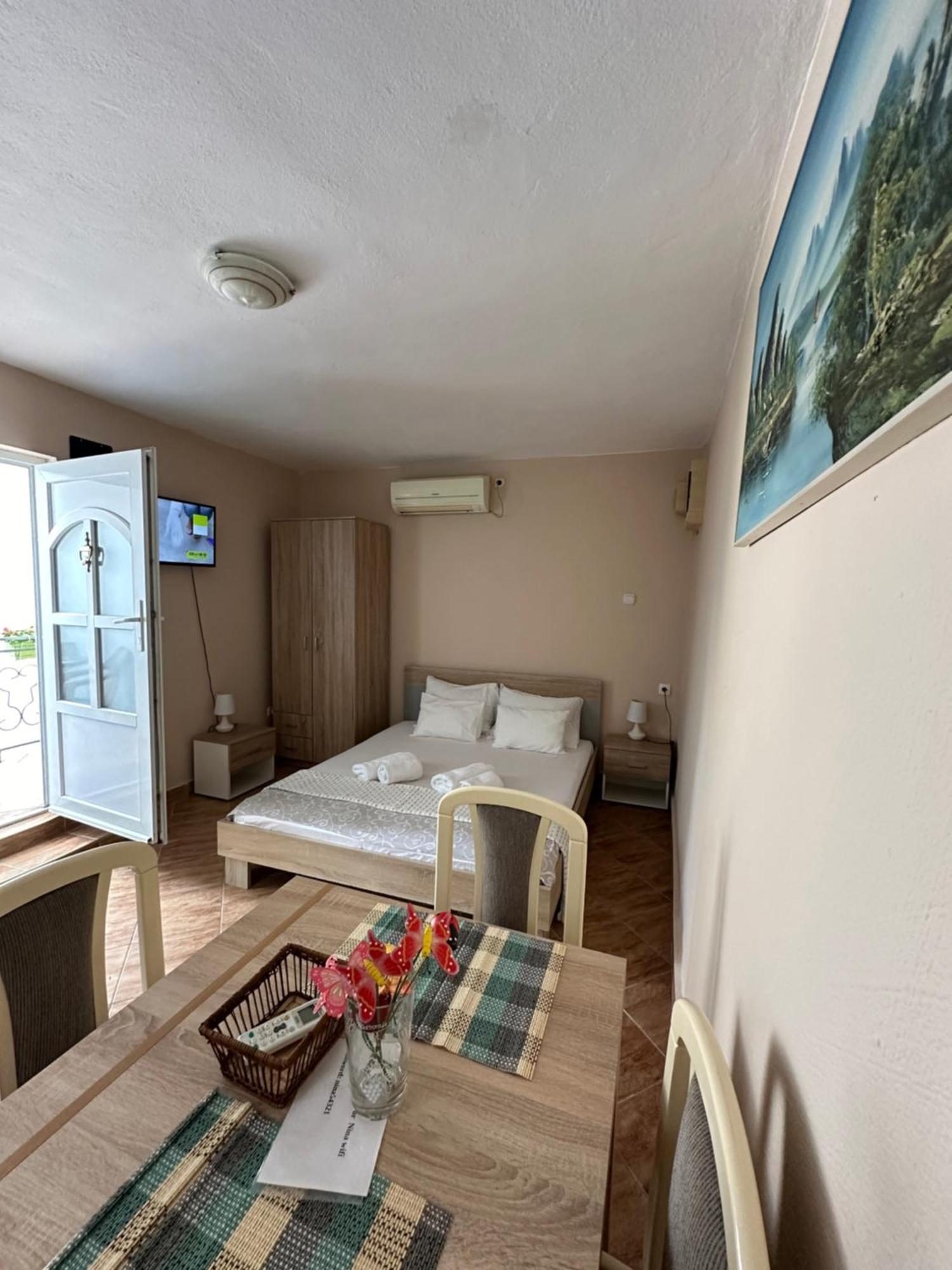 Apartman Nina 리산 외부 사진