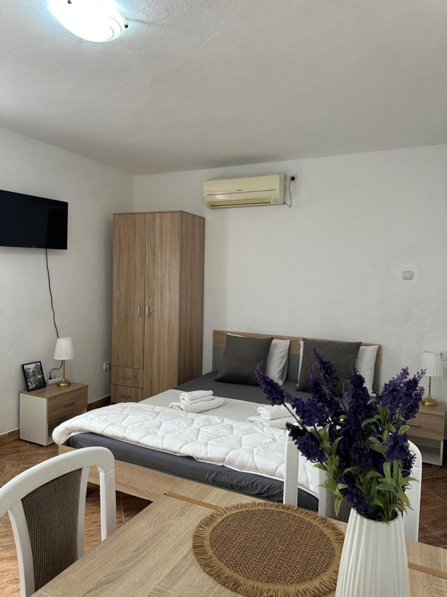 Apartman Nina 리산 외부 사진