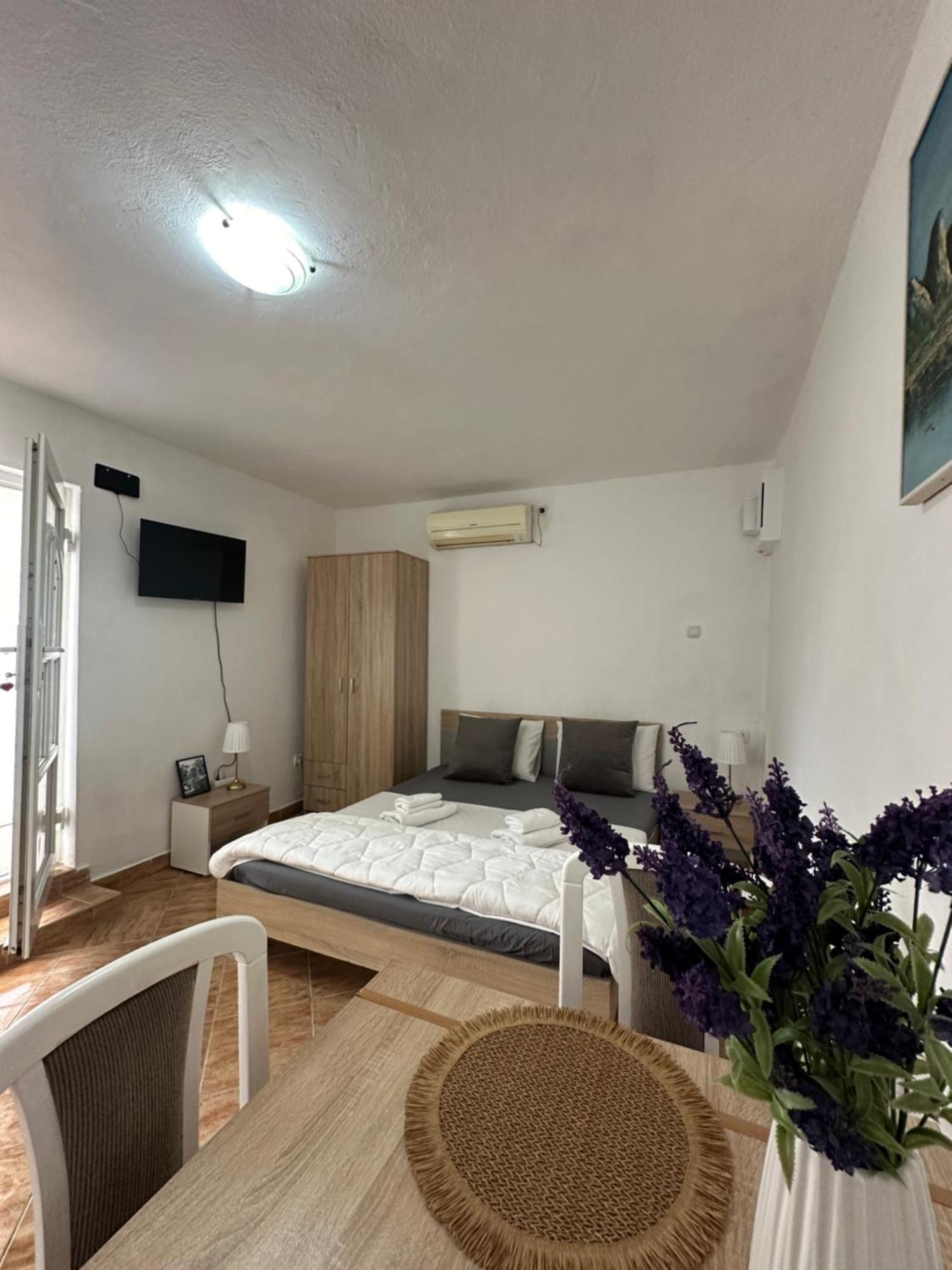 Apartman Nina 리산 외부 사진